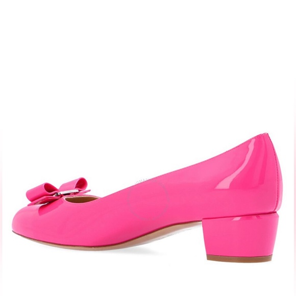 Salvatore Ferragamo | Vara Bow Pump | Patent Leather | Hot Pink | Size 8 - Picture 5 of 15